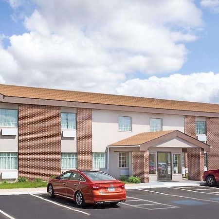 Baymont By Wyndham Beloit Hotel Exterior foto