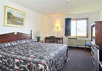 Baymont By Wyndham Beloit Hotel Exterior foto